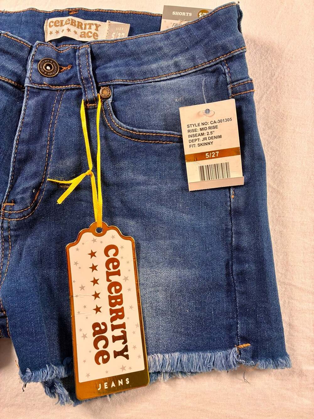 Celebrity Ace Mid Rise Skinny Denim Shorts Size 5/27 - Picture 4 of 8